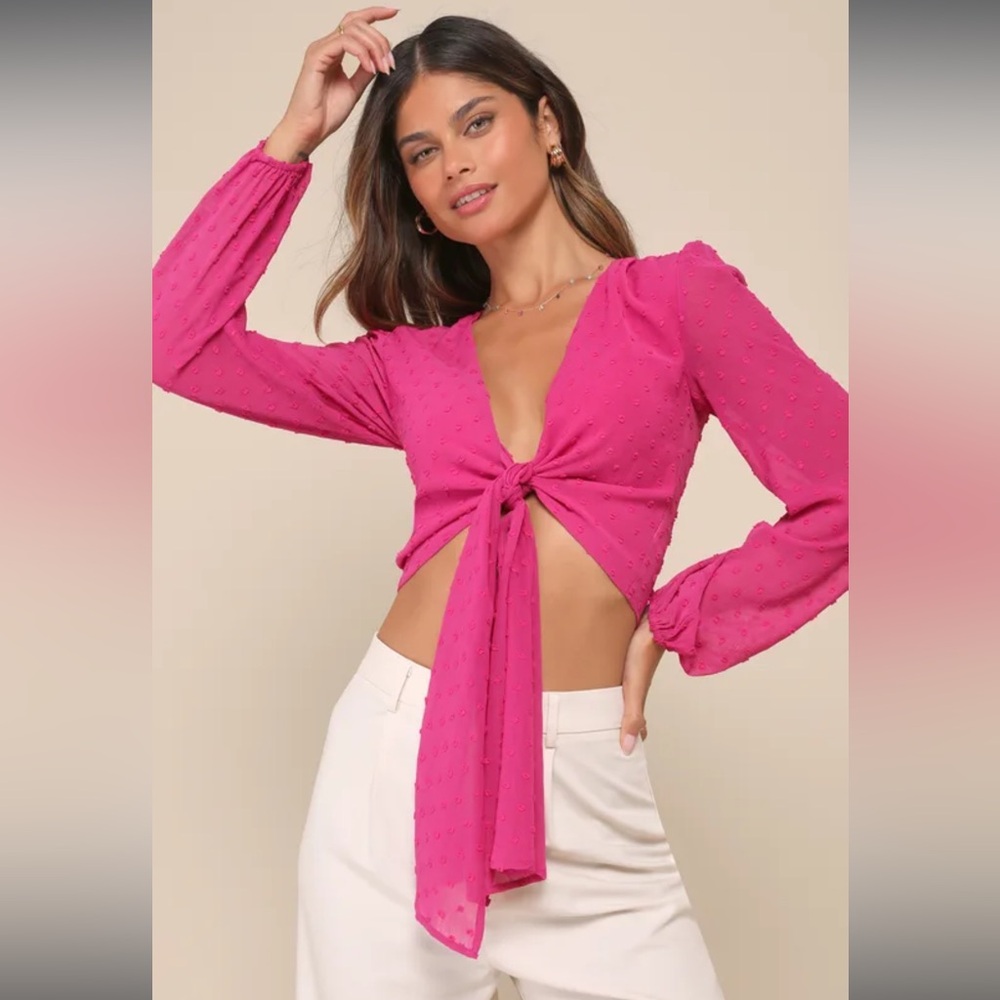 NWT Lulu’s Fuchsia Clip Dot Tie-Front Balloon Sleeve Top - Medium